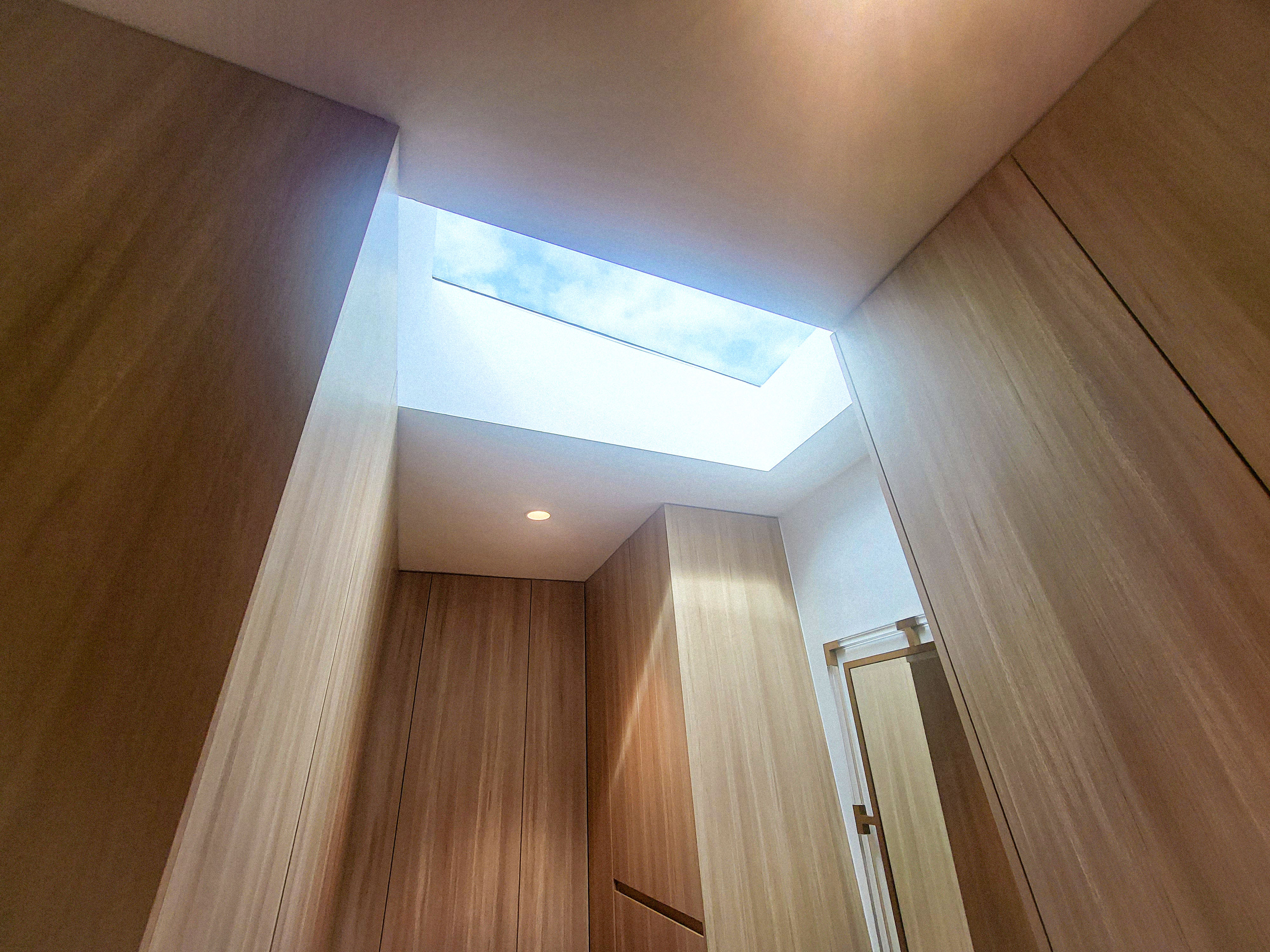 Hilltop Ensuite by Hyperspace Architecture